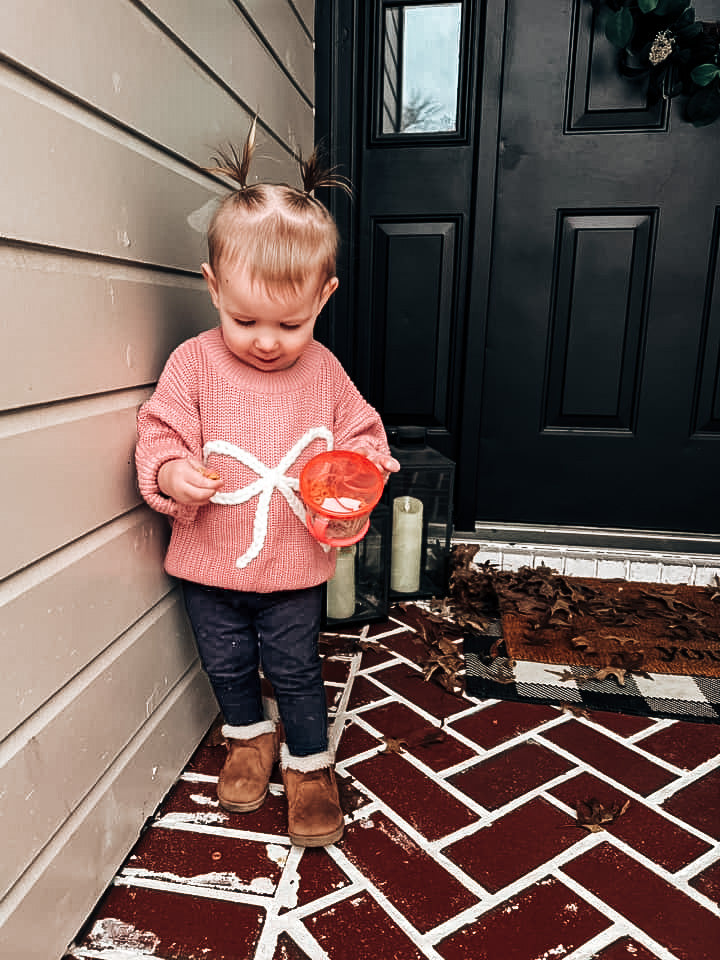 "bow"-tiful knitted sweater